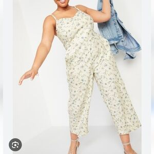 Old Navy Cami Jumpsuit Wite Ditsy Floral Cottage Spring Smocked Crop Linen Blnd